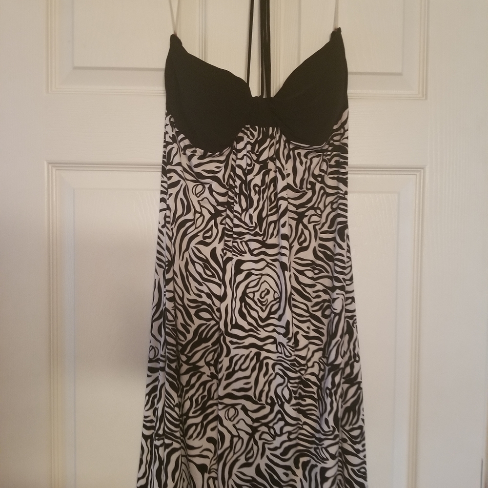 Dress - Picture 2 of 2